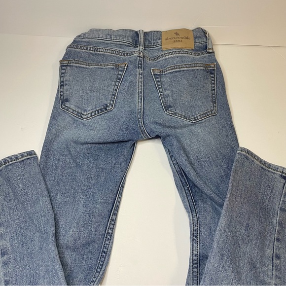 Abercrombie Jeans - Picture 4 of 6